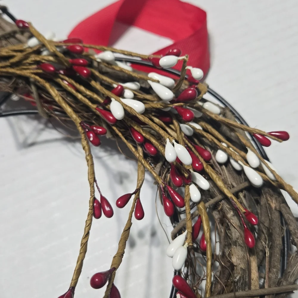 Heart-Shaped Holiday Wreath with Red and White Pip Berry Accents, wall door, 12